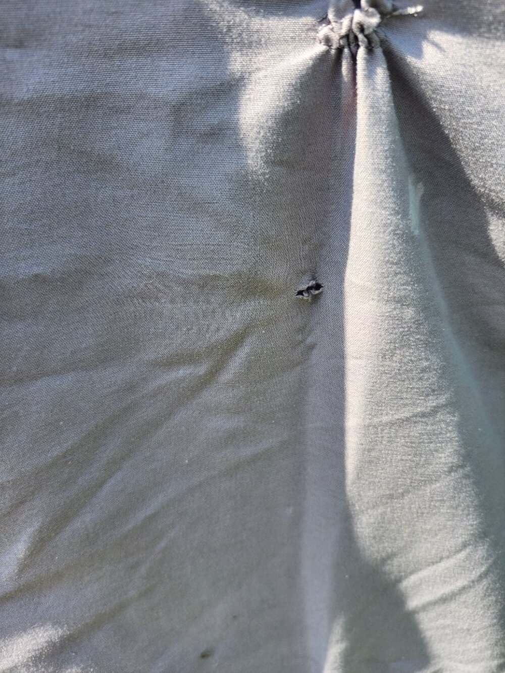 HIG queen comforter & matching shams 90" x 92" - Picture 15 of 15